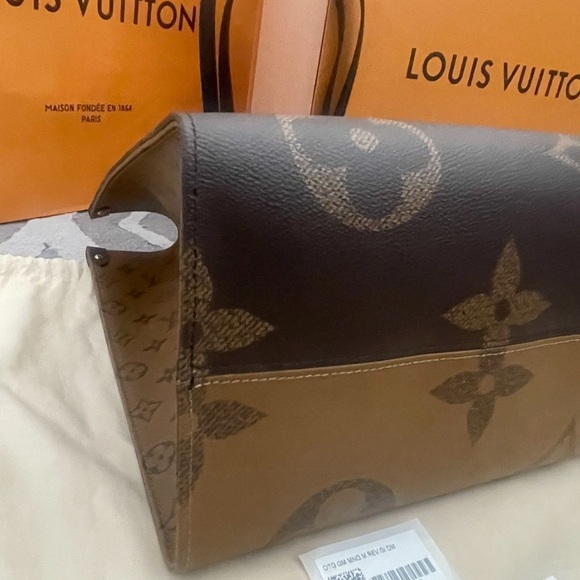 Louis Vuitton OnTheGo GM - Picture 5 of 9